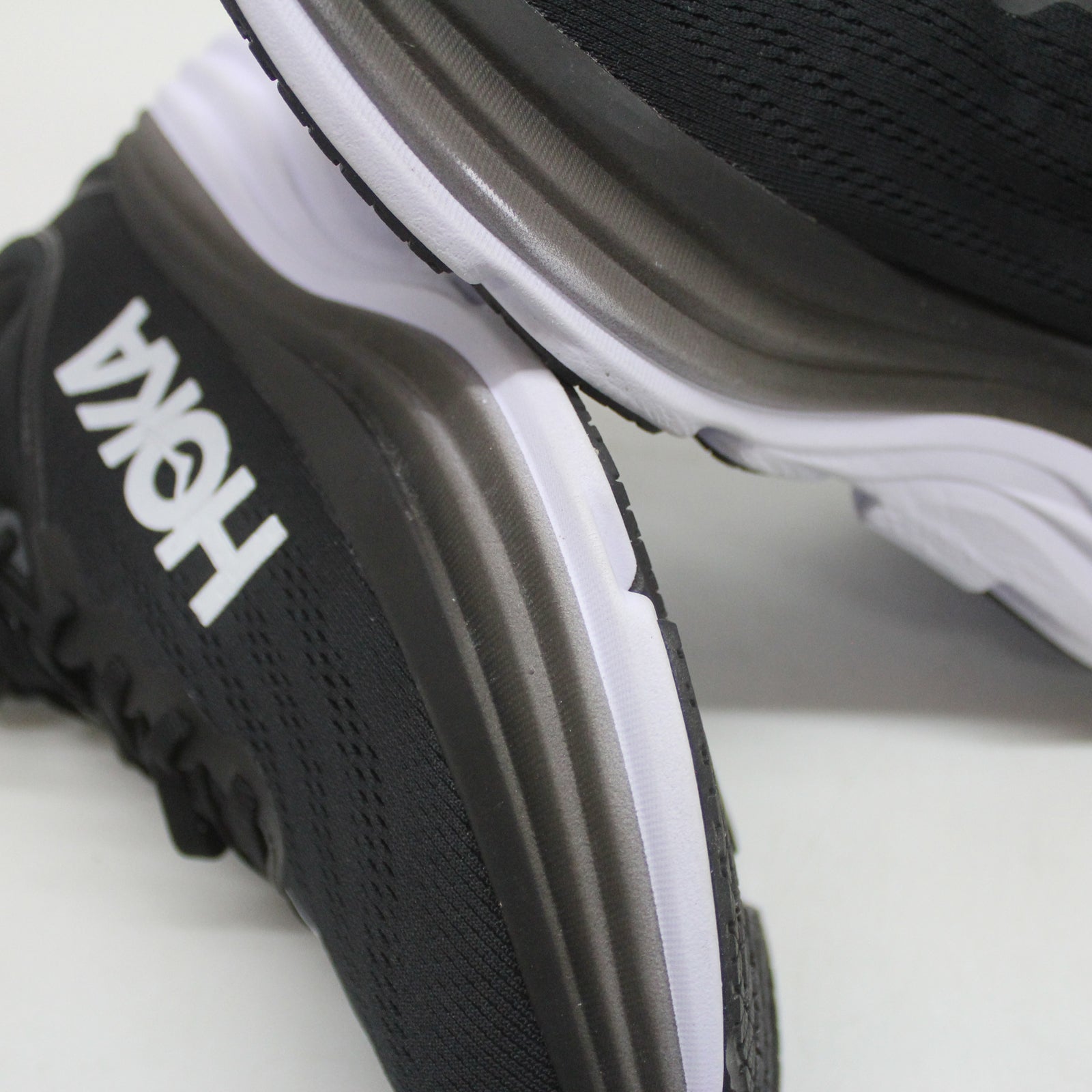 Hoka Bondi 8 1123202-BWHT Textile Mens Trainers - Black White - 9.5#color_black white